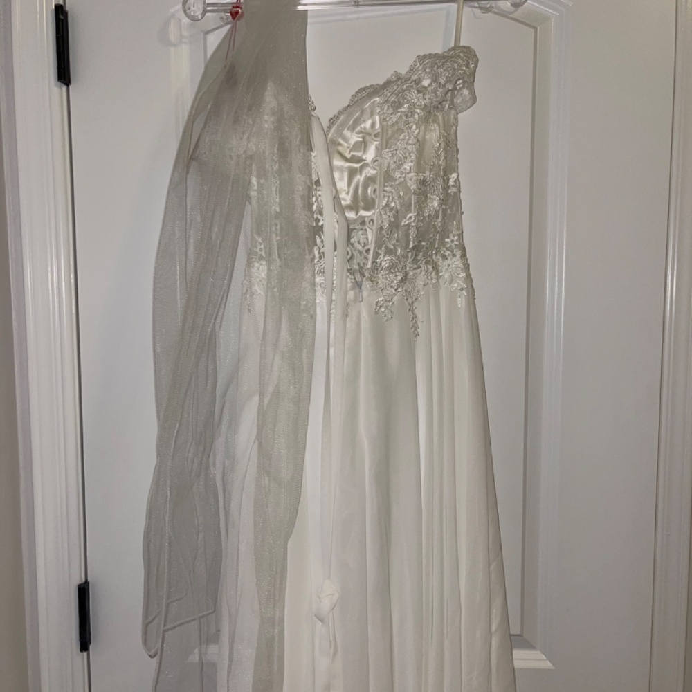 Dress - Picture 10 of 12